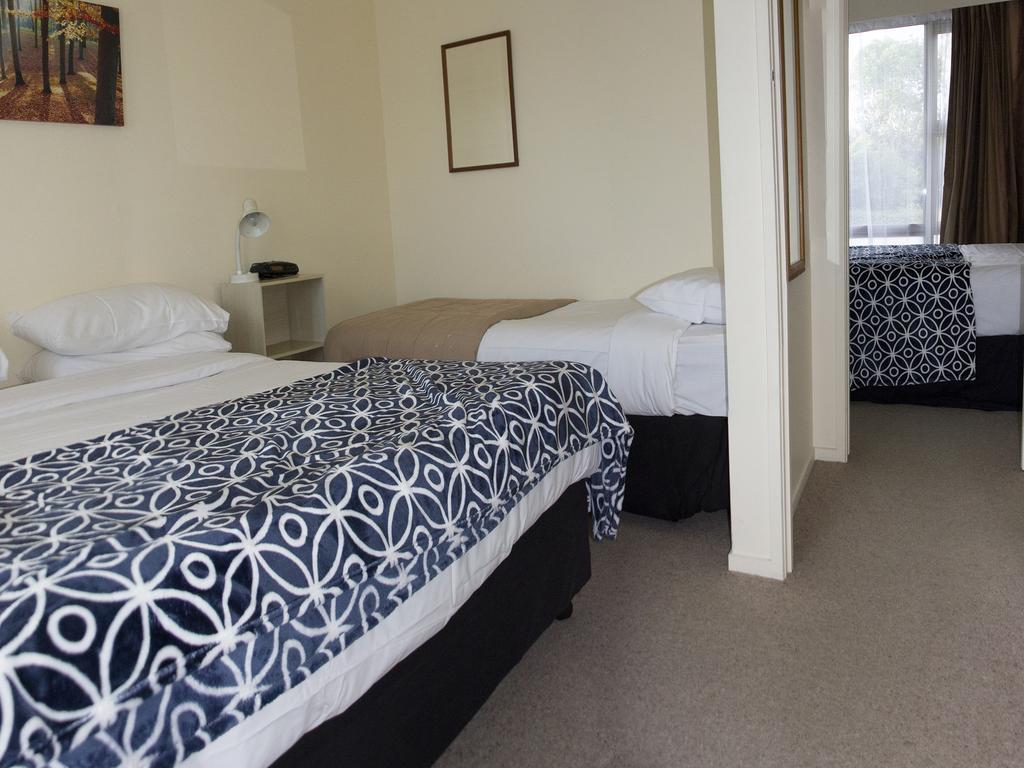 Apartments On Abel Takaka Extérieur photo